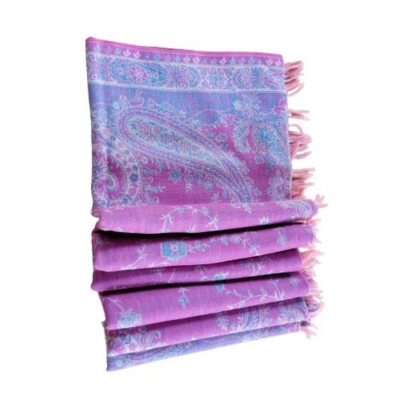 Large Oversize Wrap Around Light Pink Woolen Shawl - Picture 4 of 9